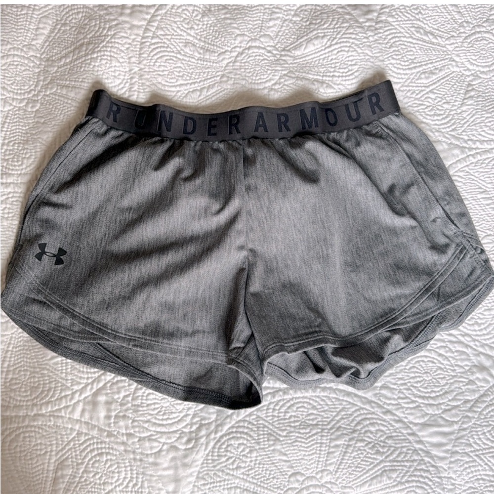 Like NEW Under Armour shorts